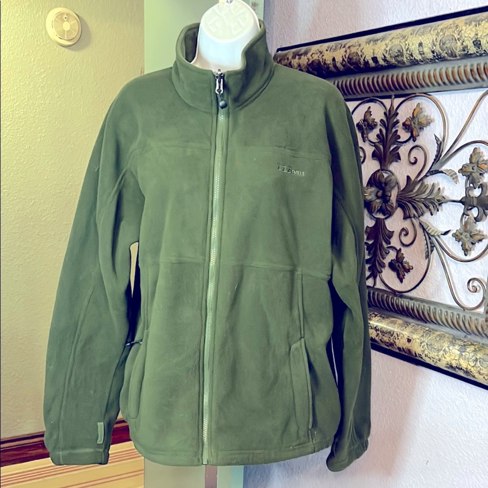 L.L. Bean Green Fleece Jacket with zip pockets Sz M